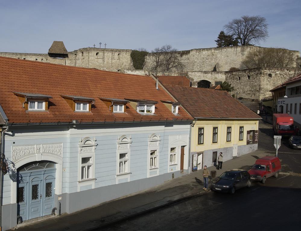 Varkapu Panzio Eger Exterior photo